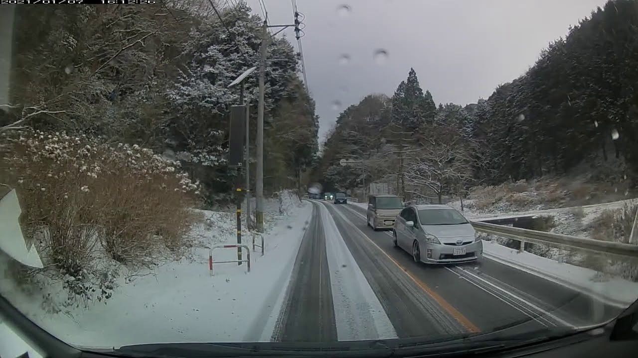 ショウケ峠　雪 アイスバーン　ノーマルタイヤで立往生 2021.1.7