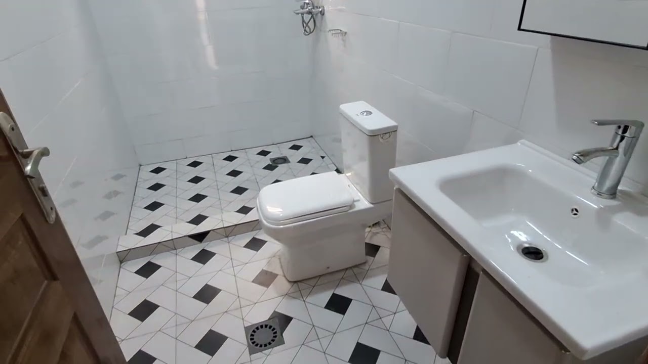 Iyinzu iragurishwa make kanombe busanza 160m tel:0780859424