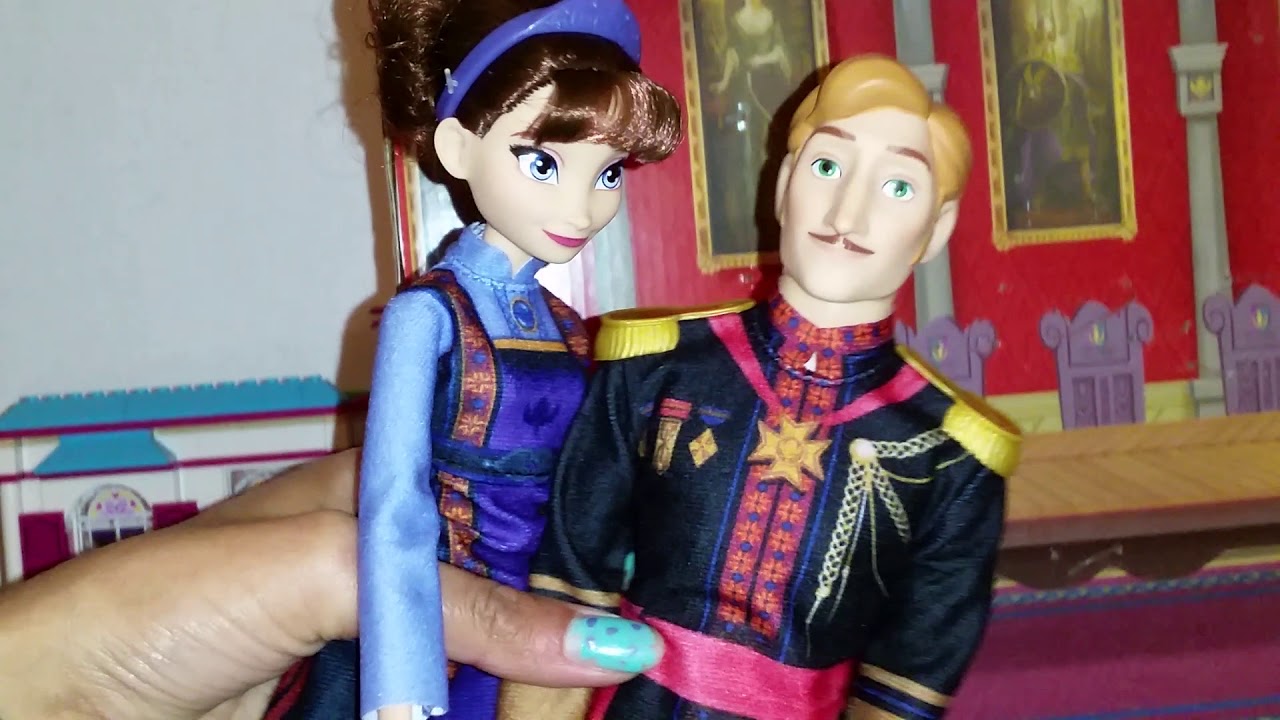 Frozen 2 dolls Royal Family