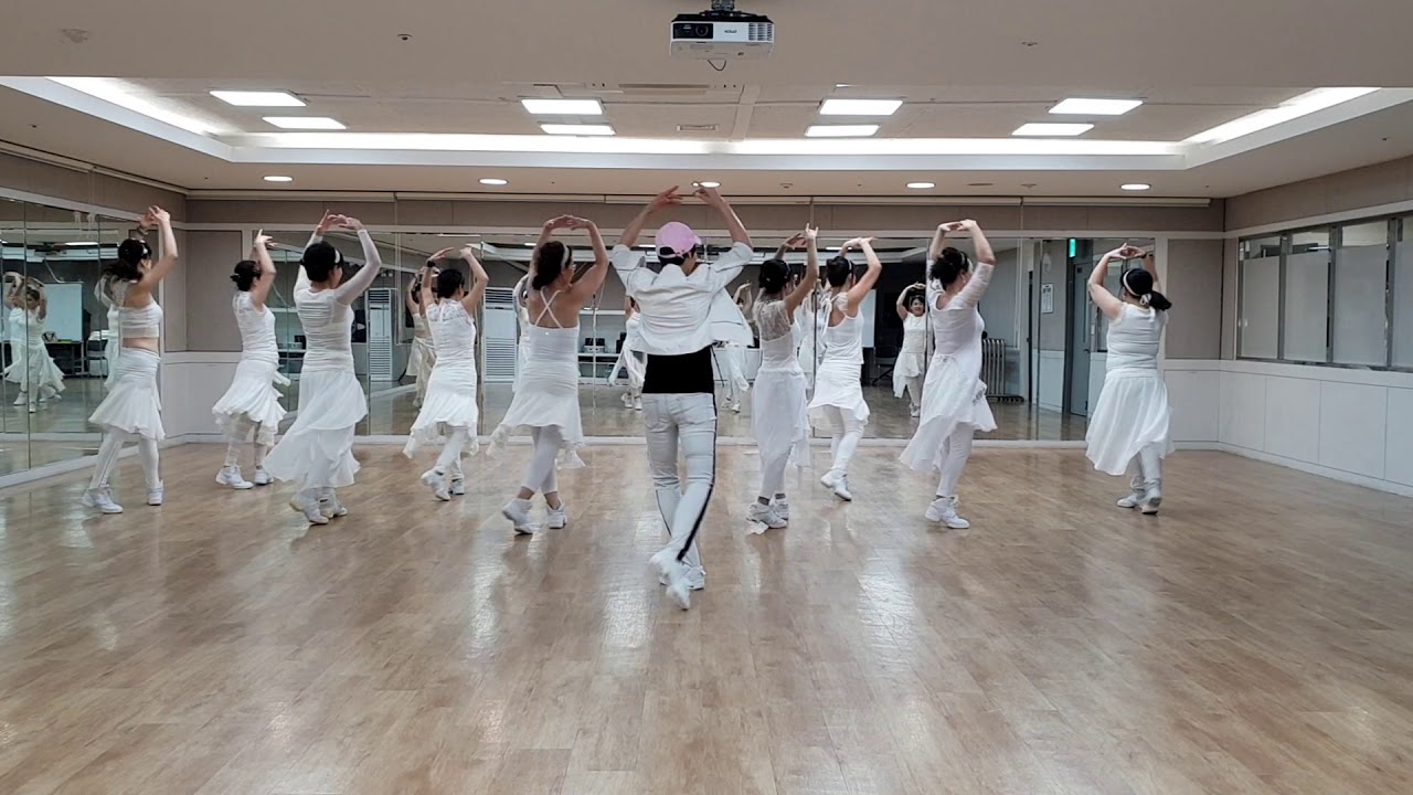 Amor Por Ti Line Dance (High Beginner Level)