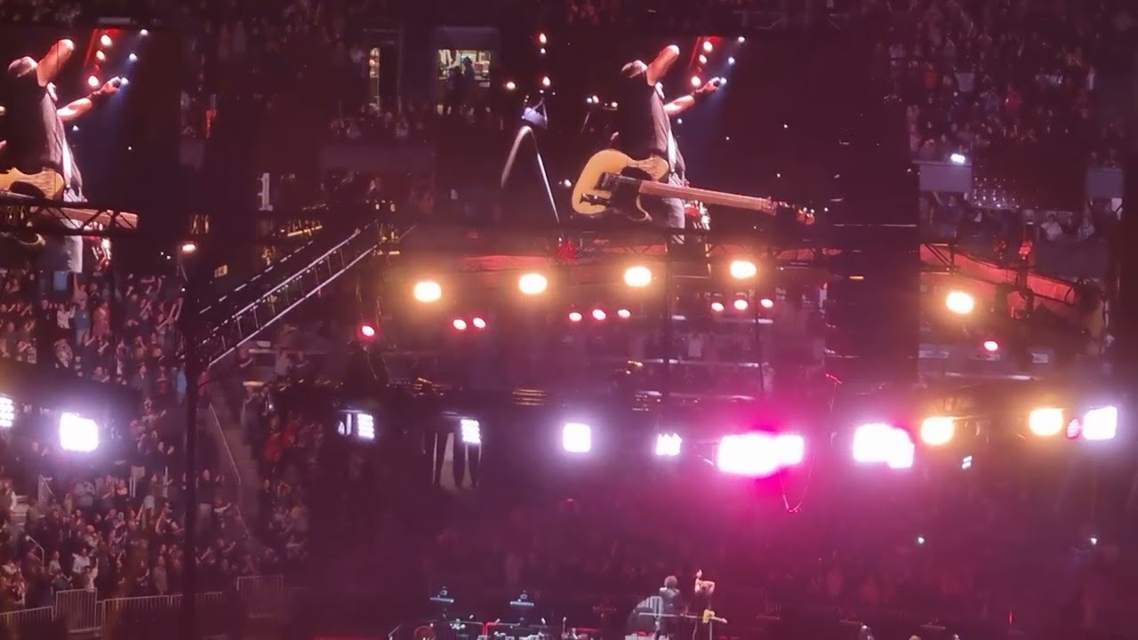 Bruce Springsteen & The E Street Band - Out In The Street. TD Garden, Boston, MA, 2023/03/20.