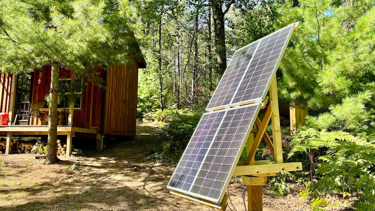 DIY rotating solar panel stand ... More  Power !!!