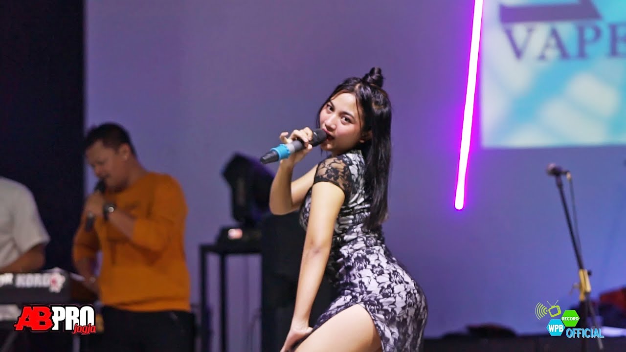 DI GEOL MENTUL AURA PARAMYTA COVER LINTANG SEWENGI
