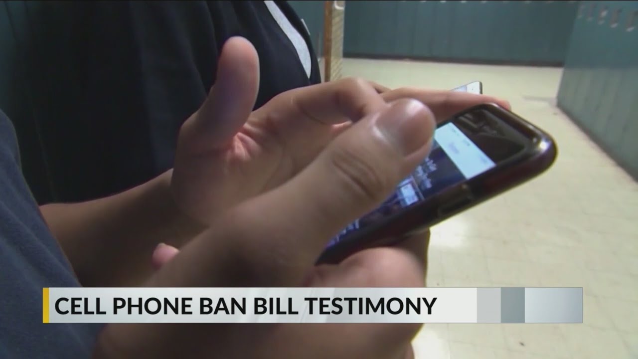 New bills would limit students’ use of electronic devices in school