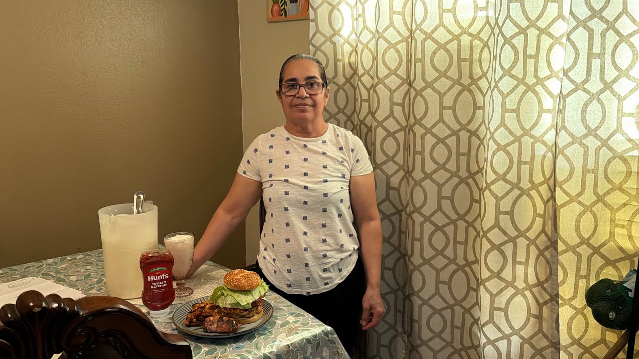 Como Hacer Unas Deliciosas Hamburguesas De Pollo y De Res 