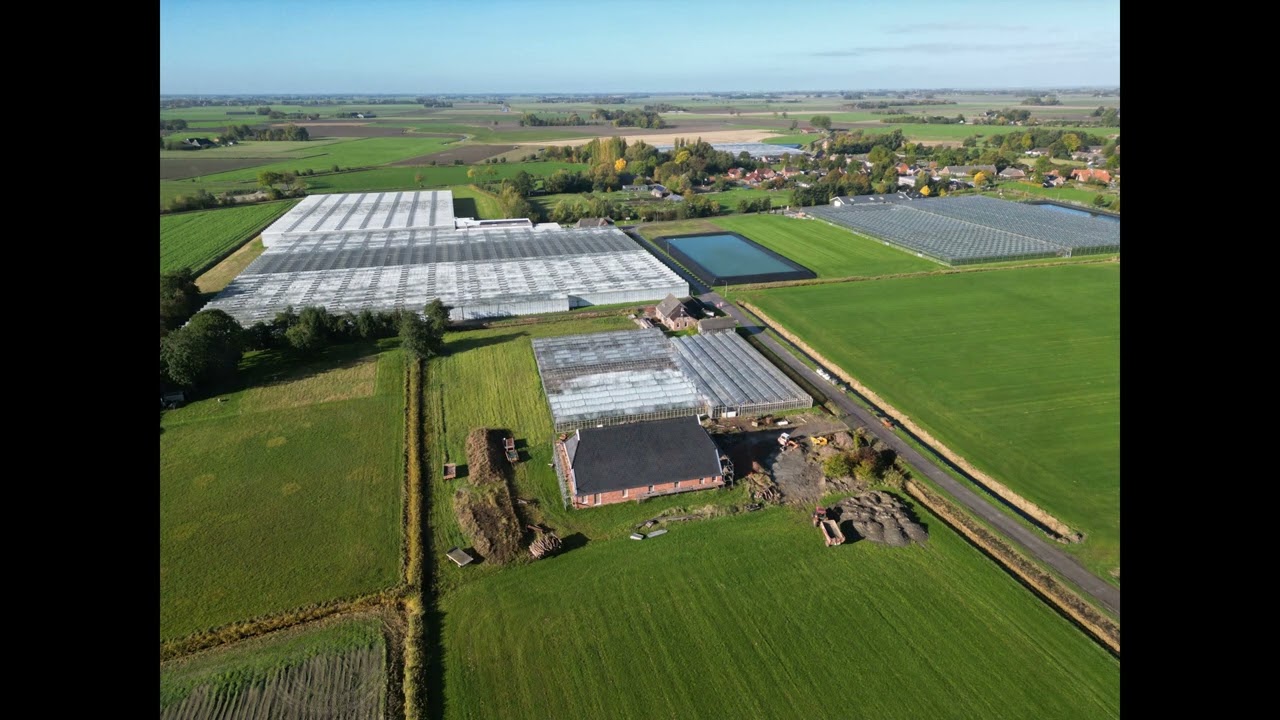 Zandeweer, gezien vanuit de lucht. 18 oktober 2022.