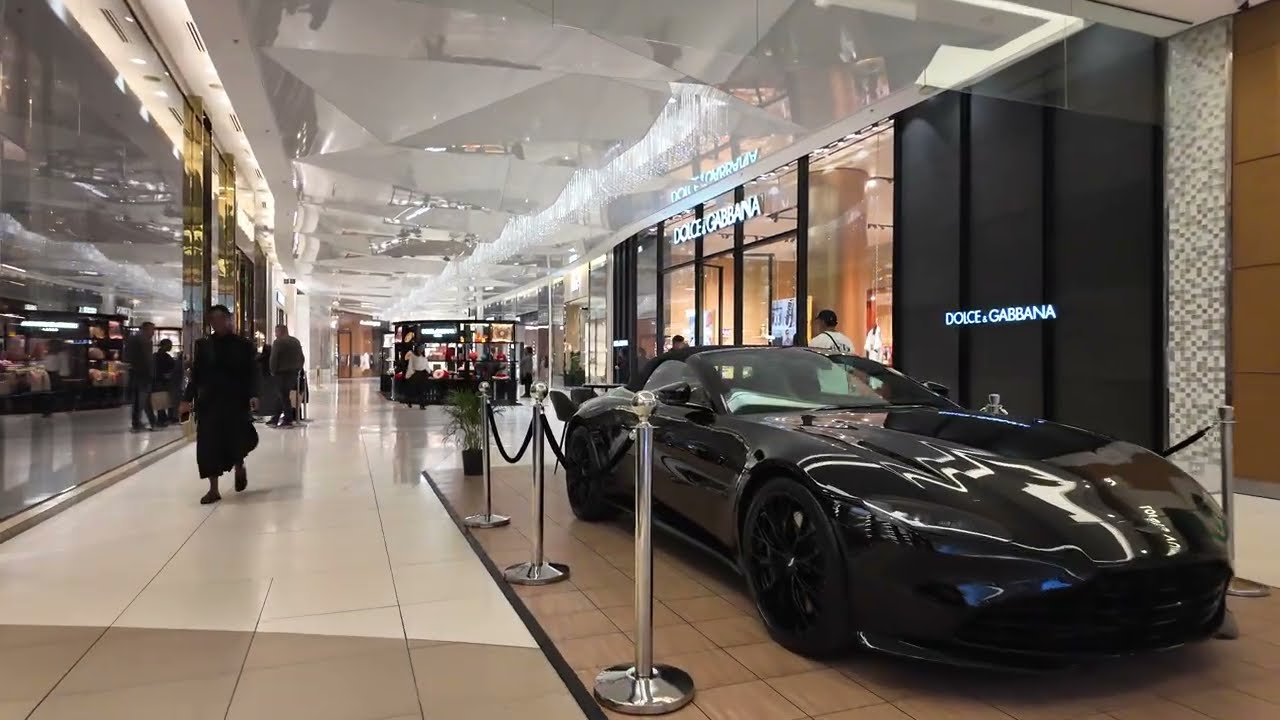4K- Walking Tour of Sandton City Mall in Johannesburg at Lunchtime