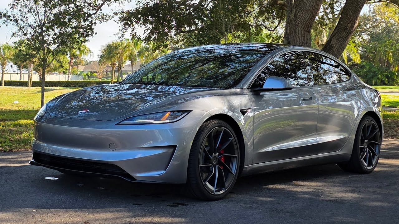 Раздражающие вещи, которые я обнаружил в своей Tesla Model 3 Performance.