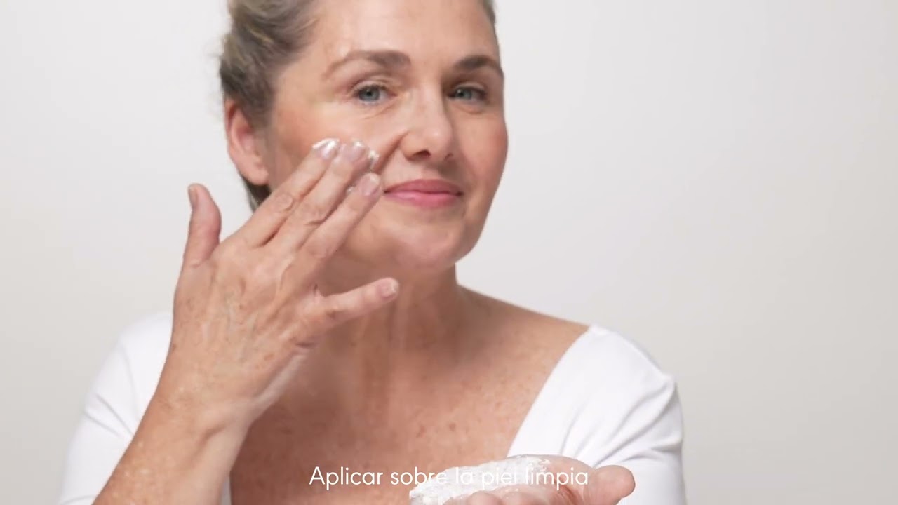 How to use: RADIANT RENEWAL ENZYMATIC PEELING by Nieves &Aacute;lvarez