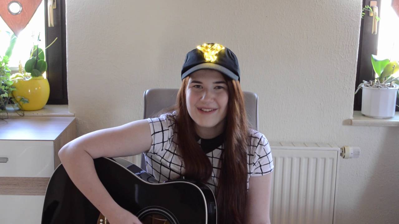 Meteorite - Years & Years acoustic cover by celina1508