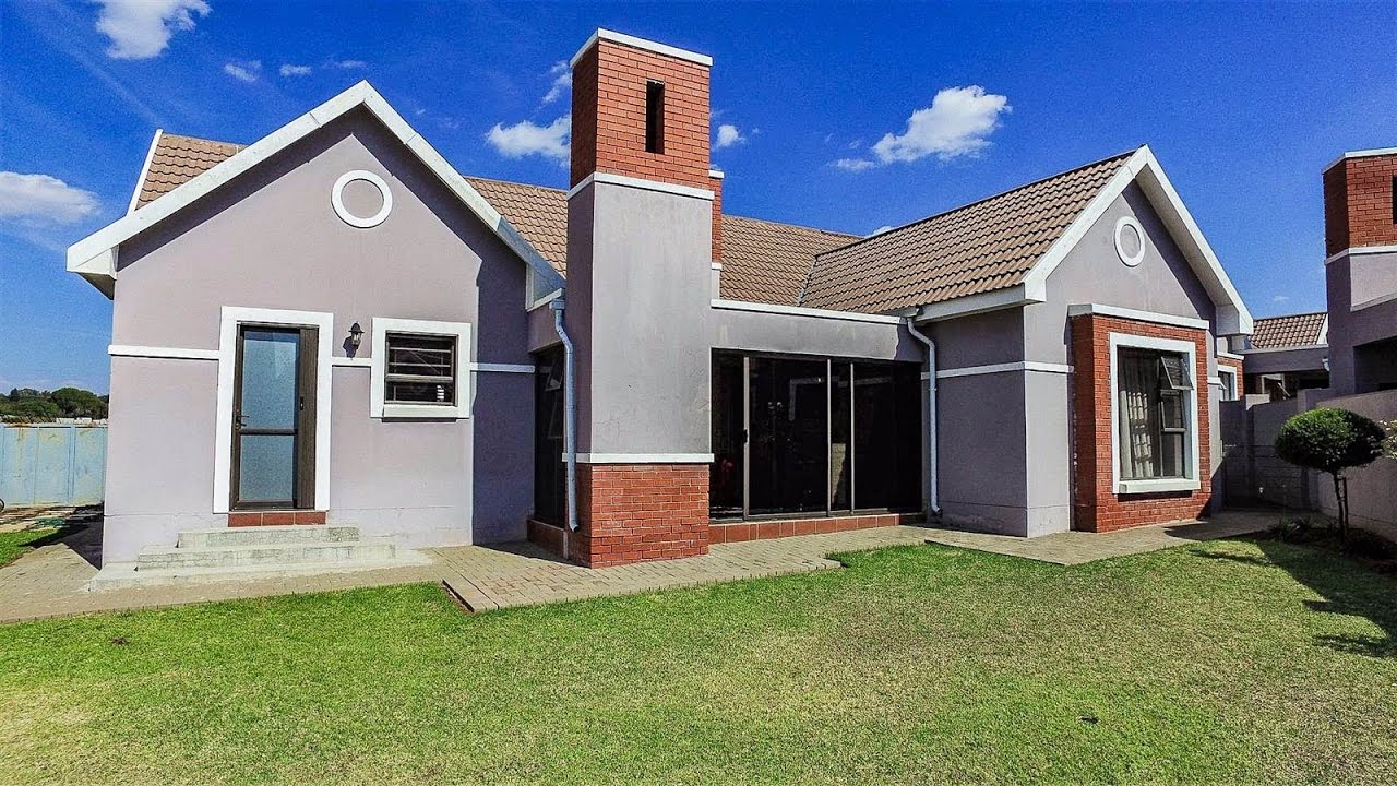 4 Bedroom Townhouse for sale in Free State | Bloemfontein | Lilyvale |