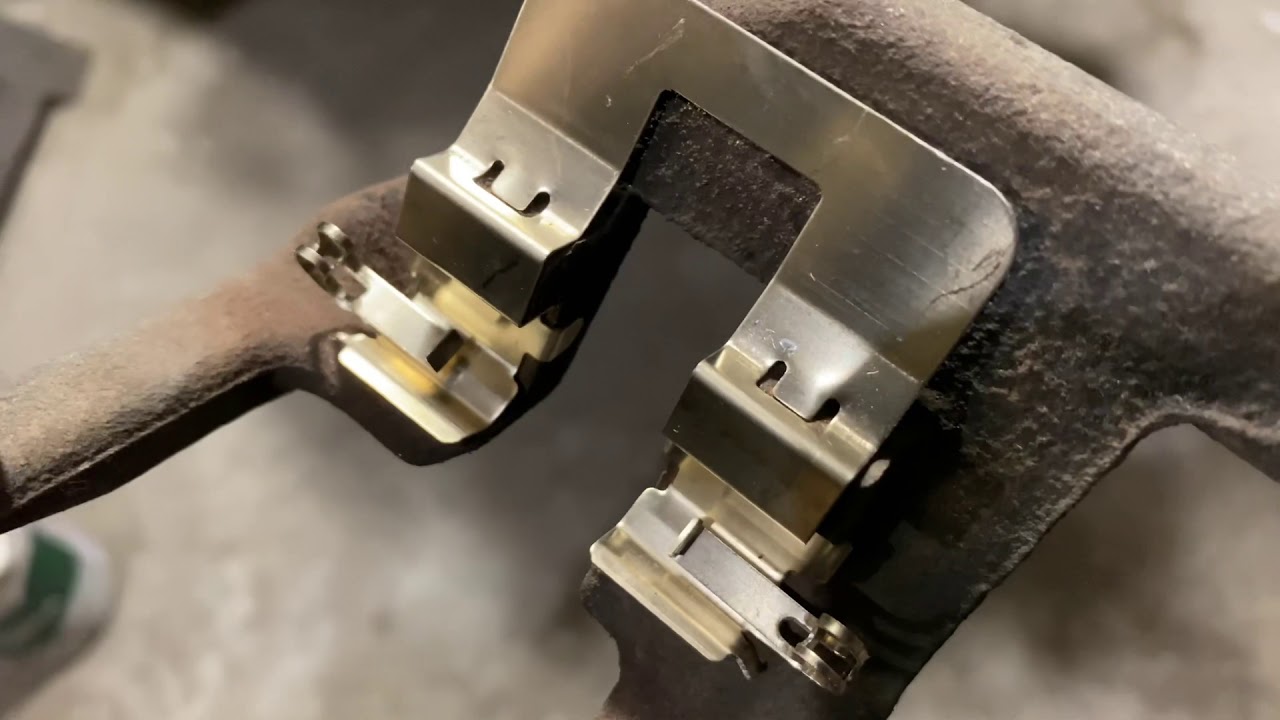 Changing brake pads and rotors on 2016 Honda HRV for the first time