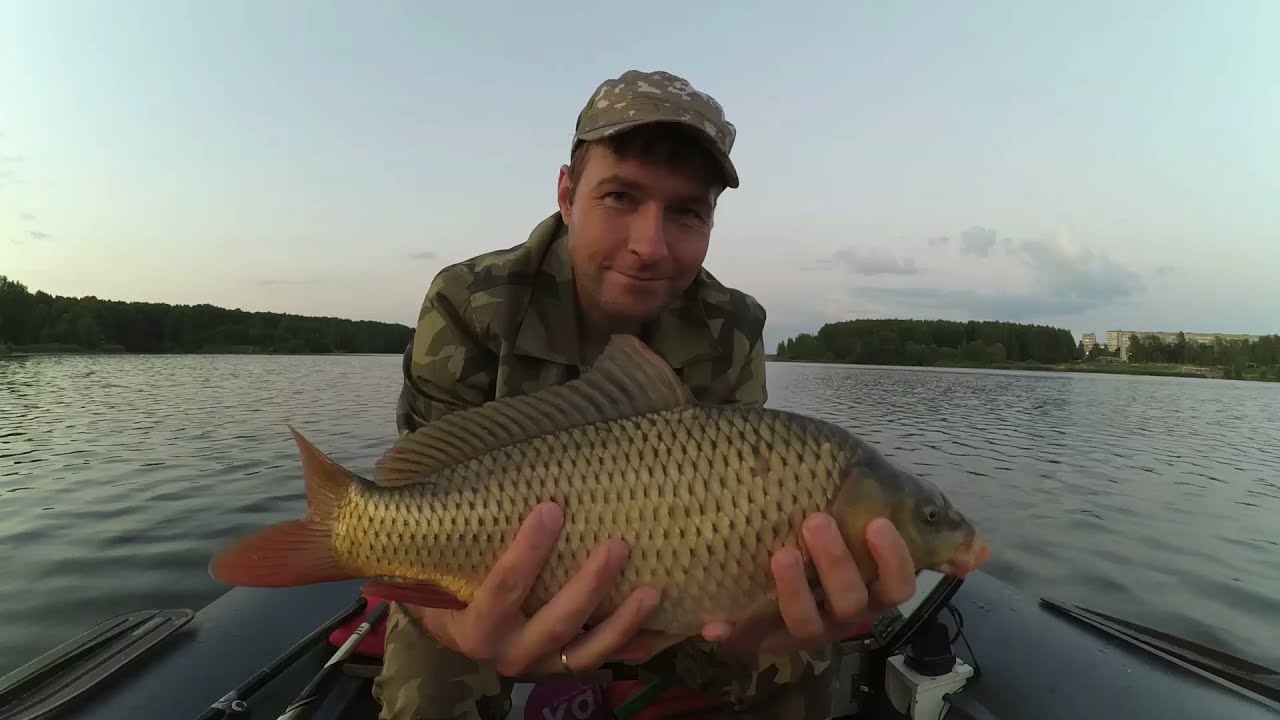 Трофейная рыбалка с лодки на Десногорском водохранилище. Карп и амур.