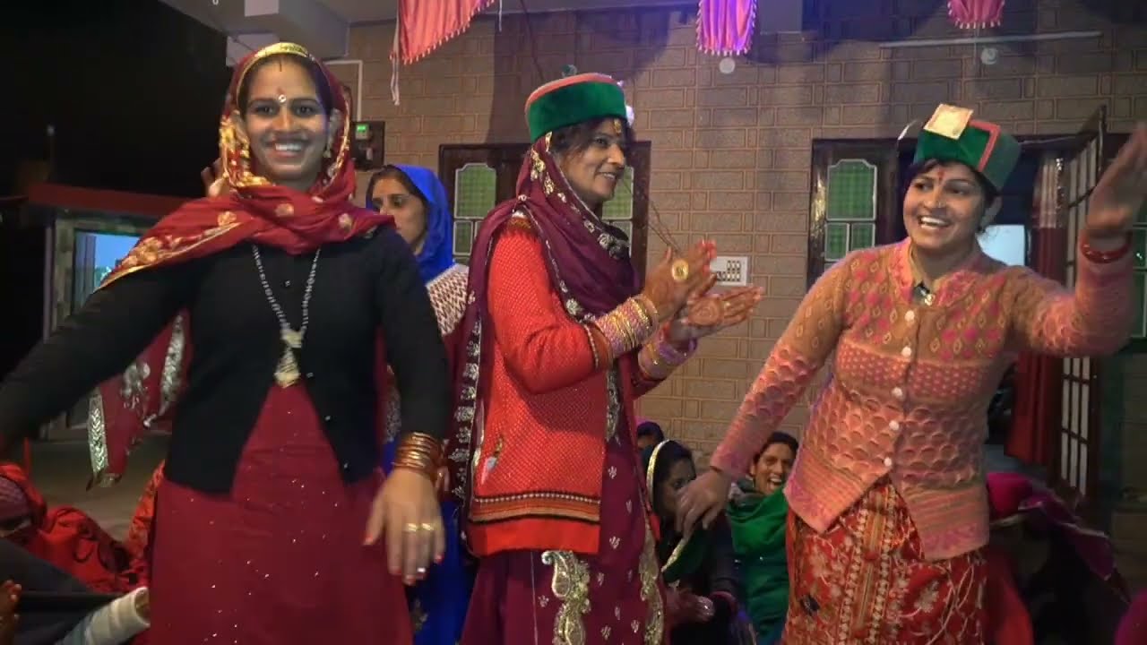 सुपर स्टार ll phadi gidha ll पहाड़ी कल्चर ll Himachali Dev Bhumi ll पहाड़ी कल्चर ll सुपर हिट गिद्दा