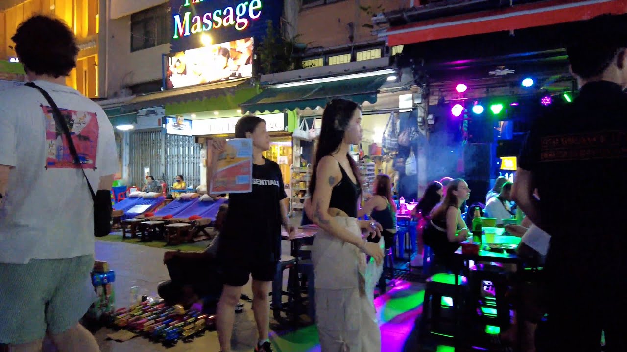 [4K] Bangkok Khaosan Road - The Heart of Backpacker Life & Nightlife in Thailand