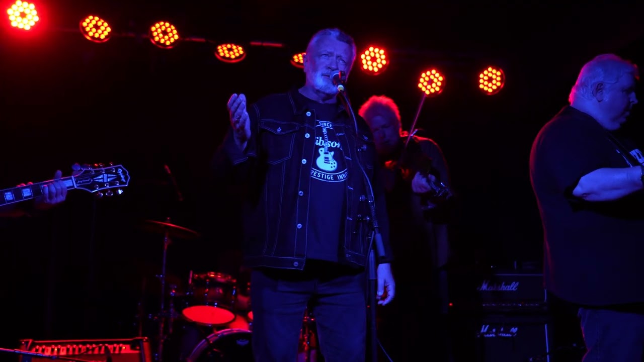 TIN LIZZY LIVE AT THE WORKERS CLUB FITZROY ( WHISKEY IN THE JAR)