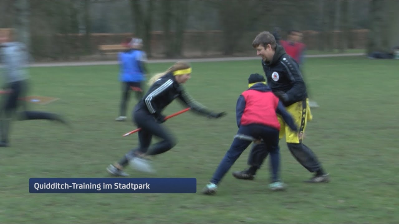 Quidditch-Training im Stadtpark - Unsere Reporterin testet den Besensport
