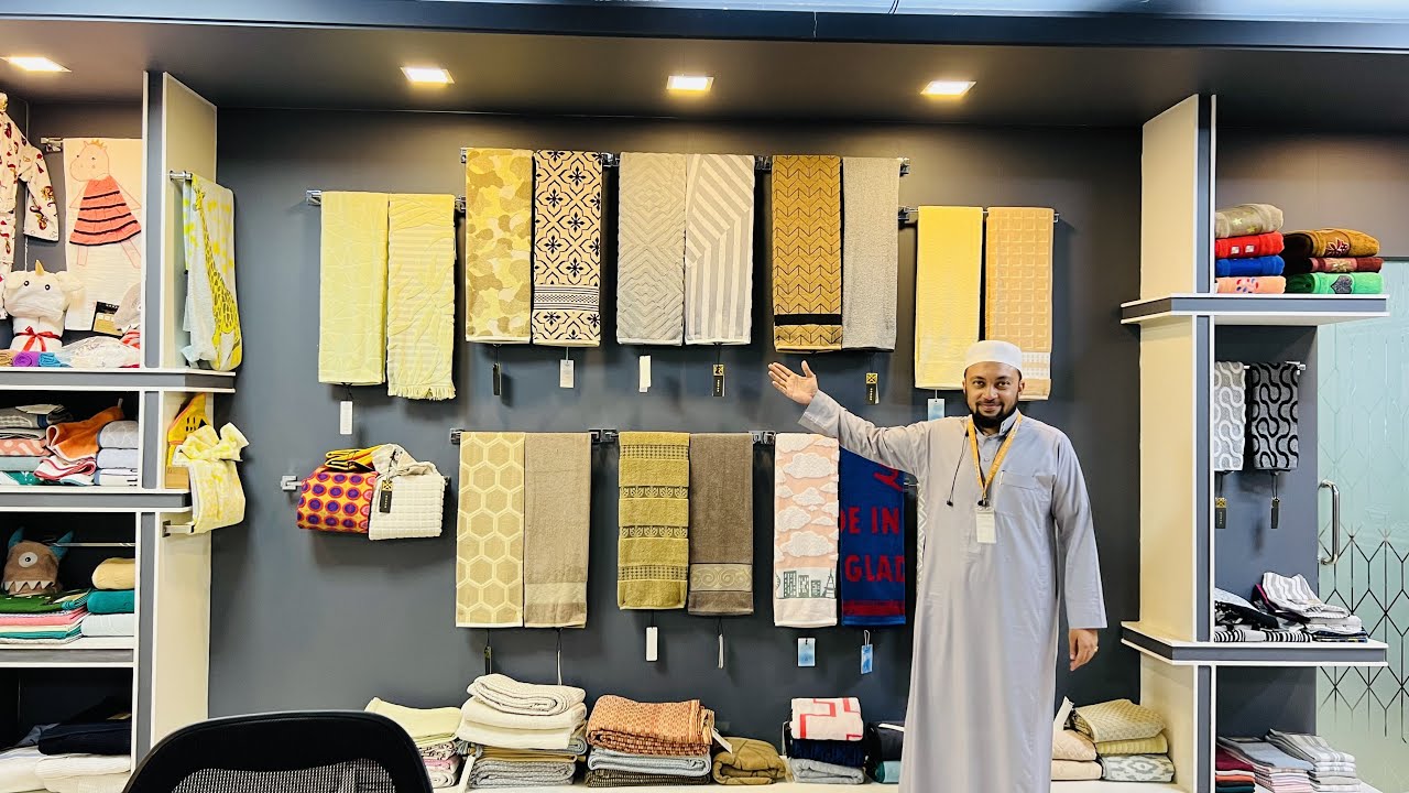 داخل مصنع ضخم لصناعة المناشف والفوطة
