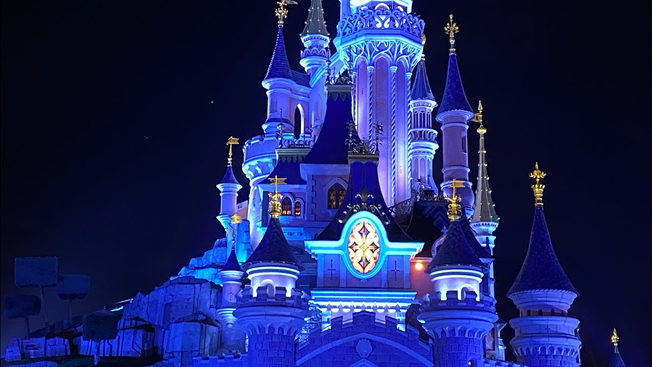 Lo spettacolo serale al castello Disney una parte ♥️