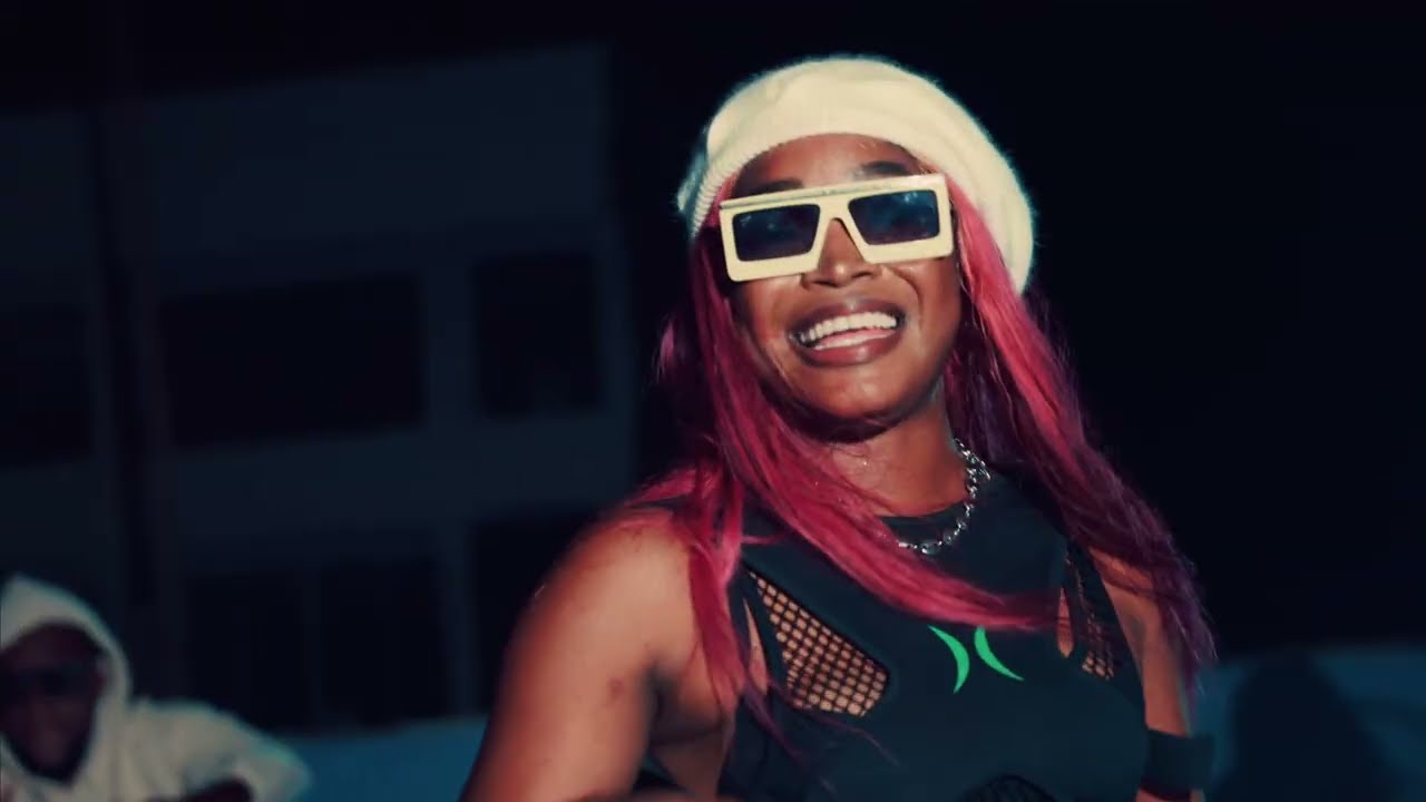 Lauraa - Nobody(clip officiel)