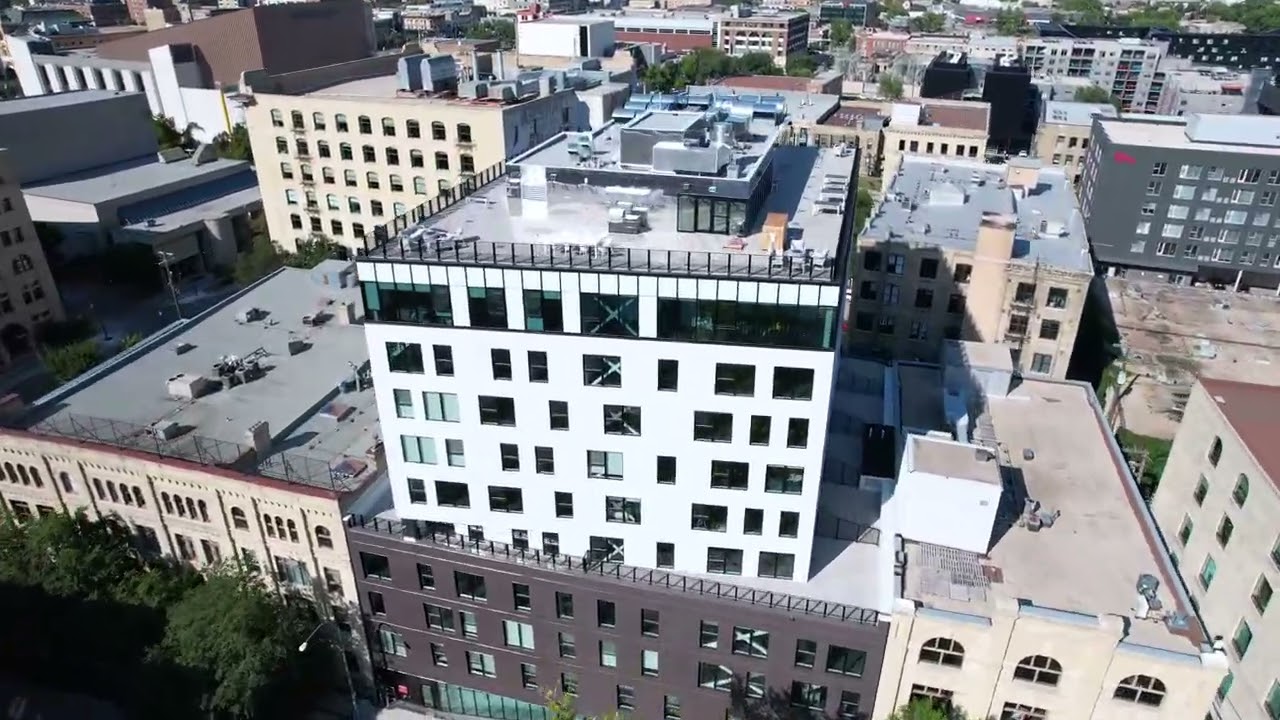 127 Bannatyne Ave Building