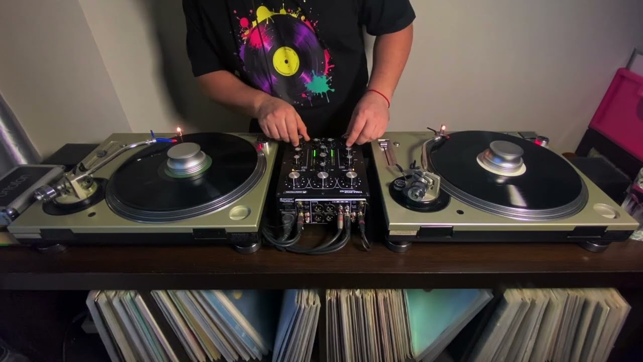 DUBTRONICA