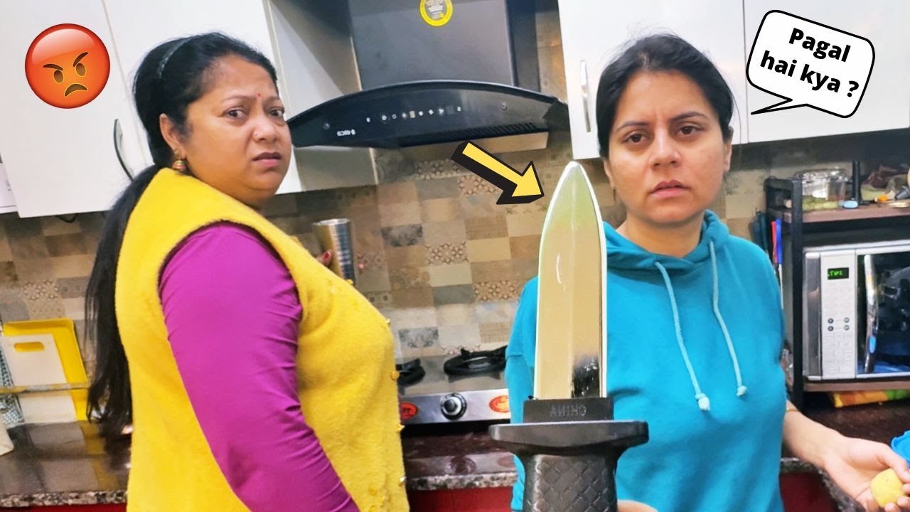 FAKE KNIFE PRANK On Shilpa 😂