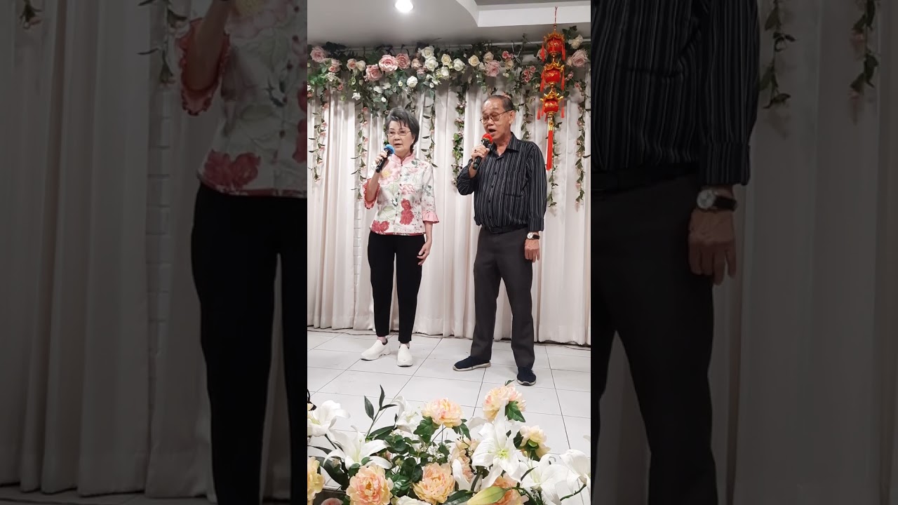 เพลง : มนต์รักดอกคำใต้ ขับร้อง : คุณประเสริฐ