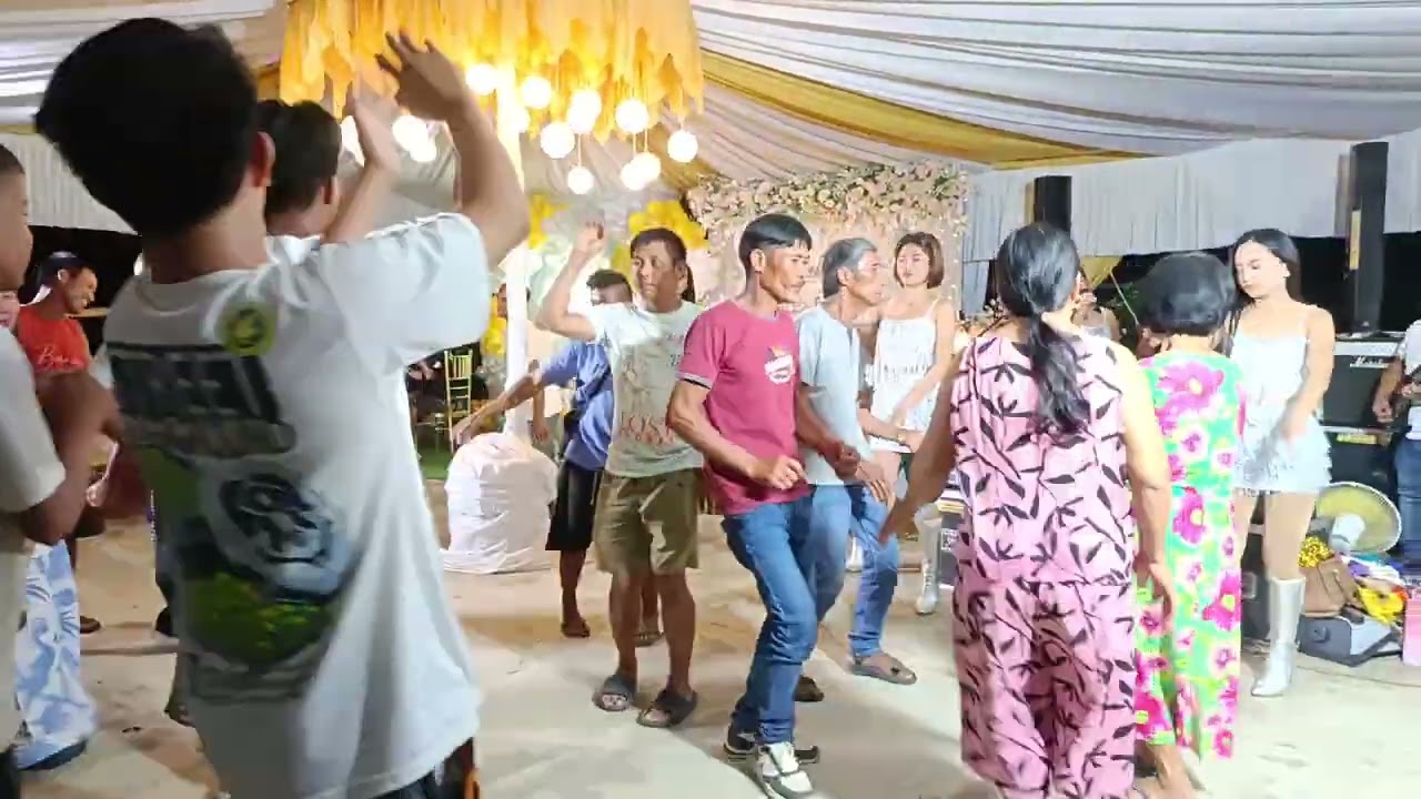 Best song Sisiwit ko cover by Romeo &  Che che at CTJ NAVAS BAND CP # 09168442301