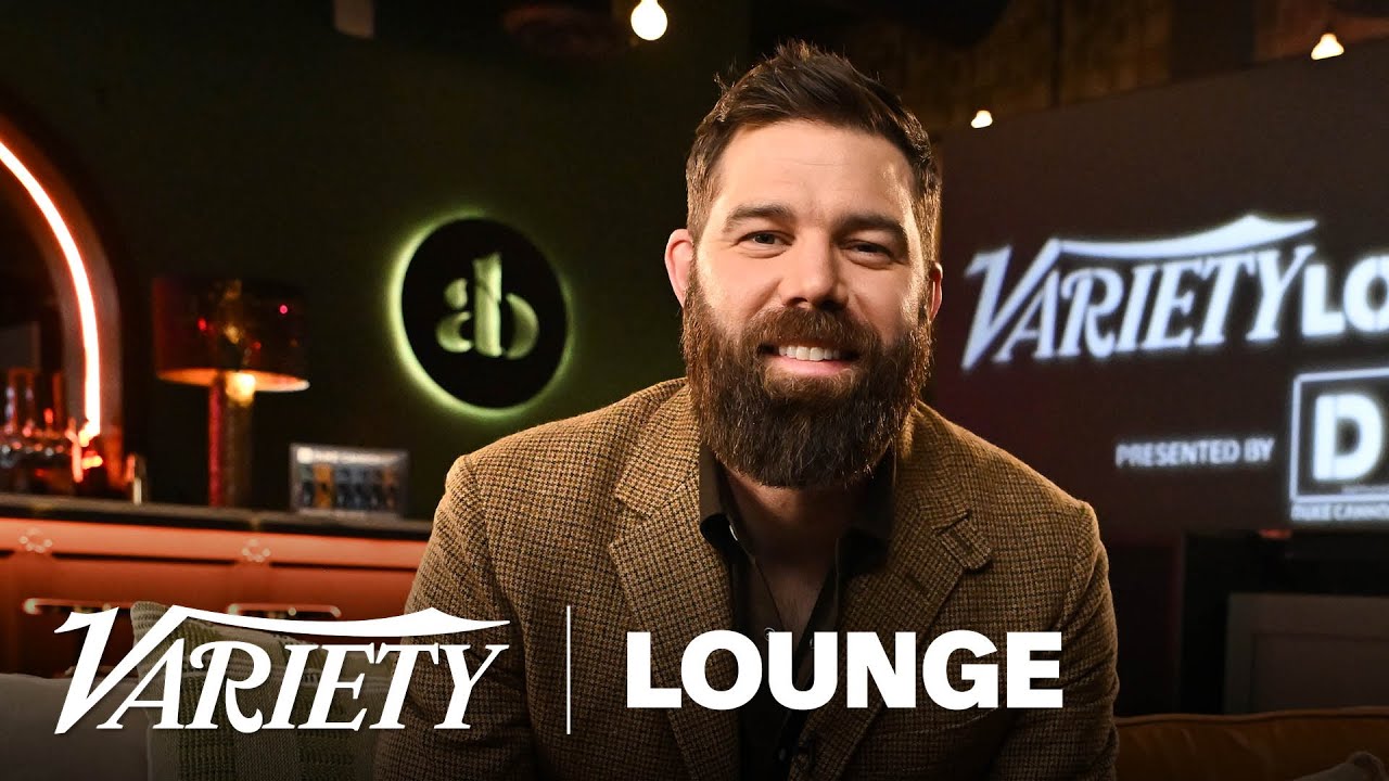 Jordan Davis Talks Christmas Hits, Family Life & Giving Back to the Nashville Songwriting Community