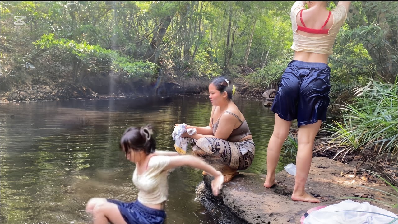 ไปป่ากับทีมงานในรอบ￼ปี🥰