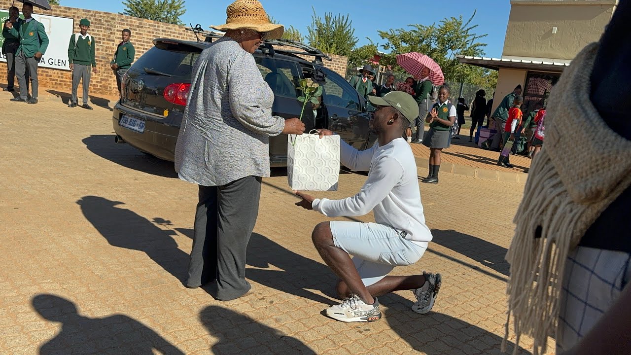 Proposing to strangers prank