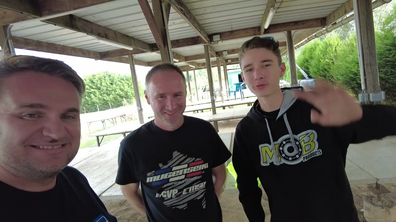 Buggy Mugen MBX8  Nitro et BL de SARTEL Jean Christophe et Tom : interview père & fils