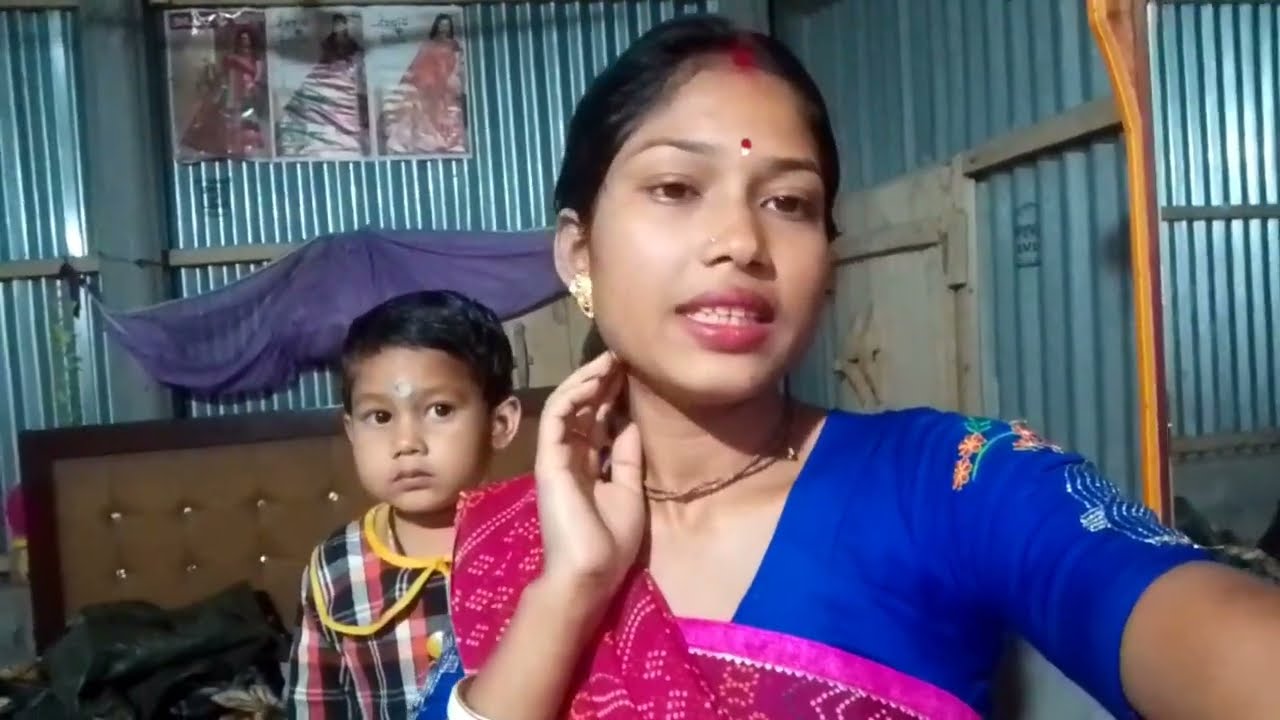 বর আবার চলে যাবে বাইরে দেশে ,তাই আমাদের সবাইকে নিয়ে কিছু কেনাকাটা করতে গেল।