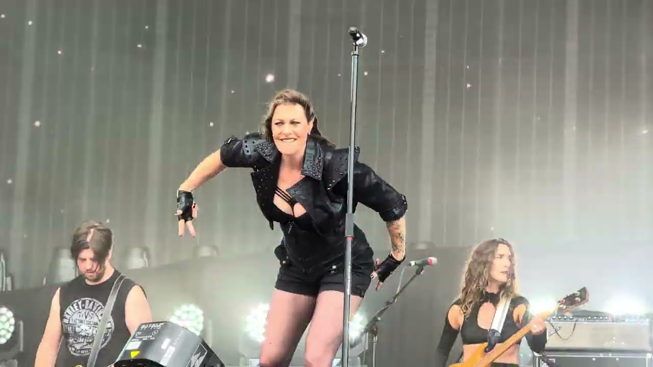 Floor Jansen - Wolf & Dog, Noise - 2025-08-02 @ Wacken Open Air (bad bass 🙉)