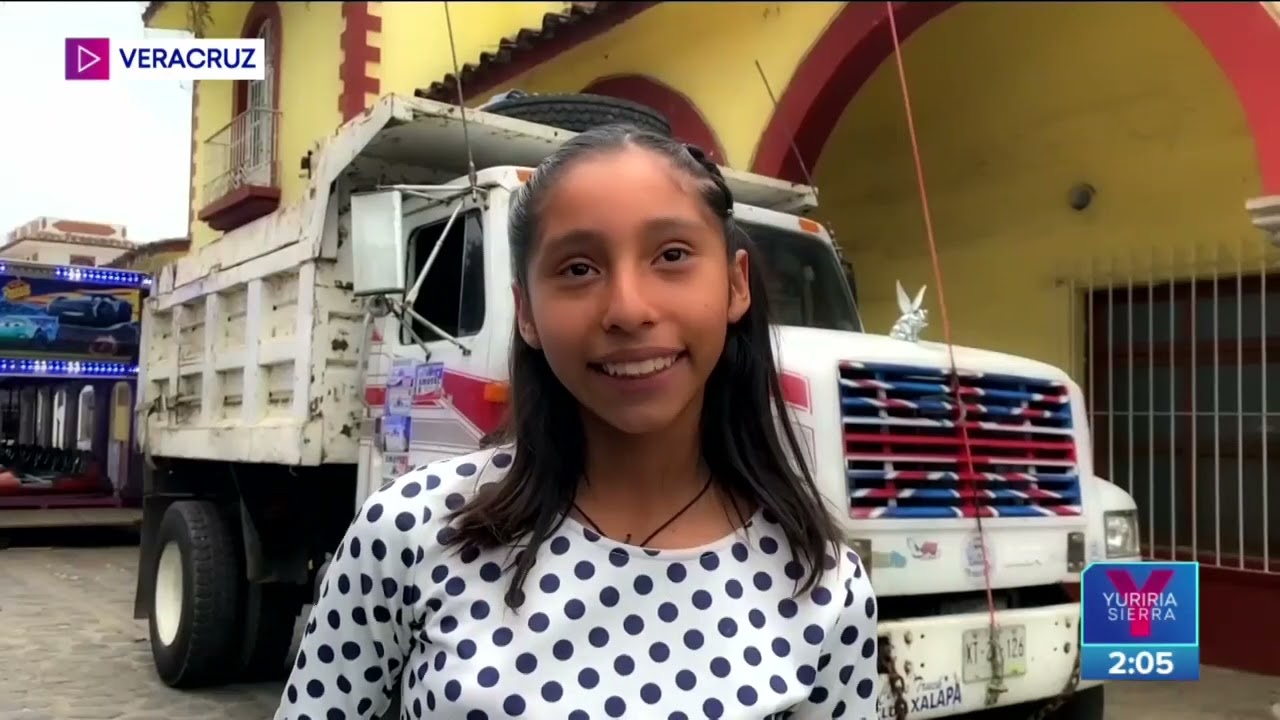 &iexcl;Ni&ntilde;a de 12 a&ntilde;os conduce camiones de carga en Veracruz! | Noticias con Yuriria Sierra