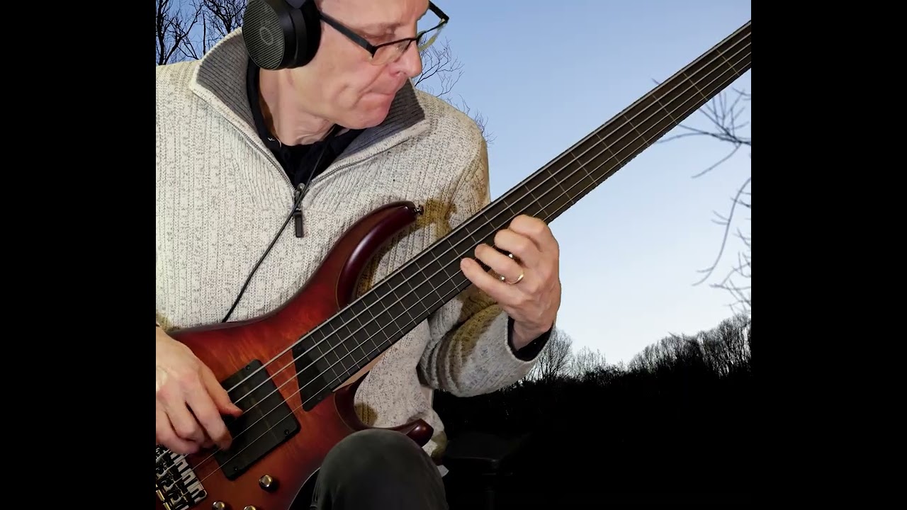 MTD Kingston ZX5 fretless noodling