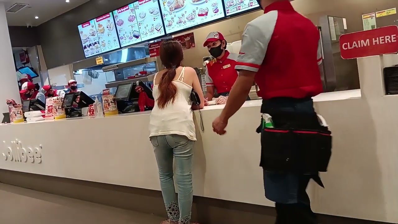 #jollibee muna tayo mga idol❤️🙏👍