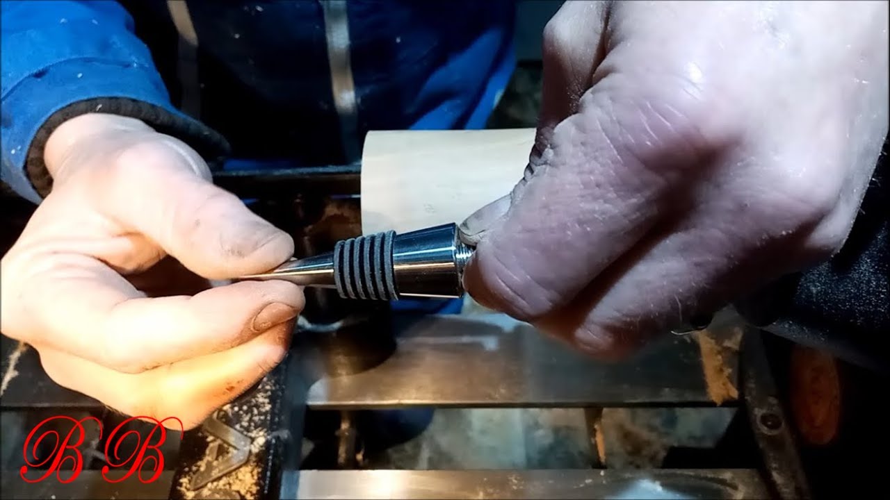 Turning kits 1.  A wine bottle stopper / Wood Turning