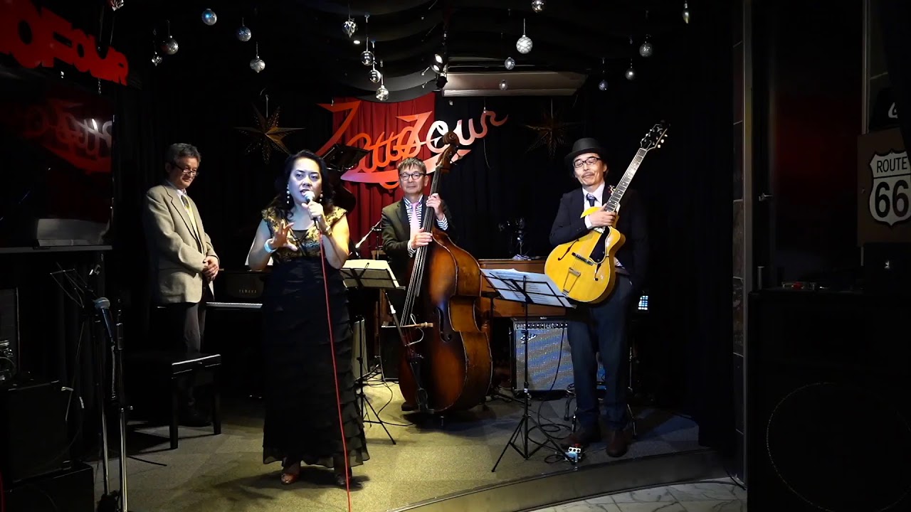 ロアナシーフラ　and Her Jazz Trio