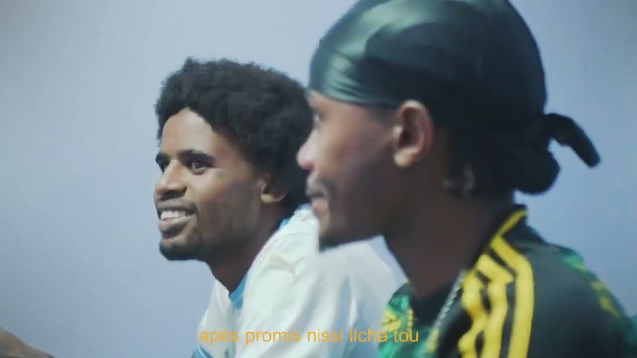 AKIIO - LUNA 🌖 ( clip officiel )