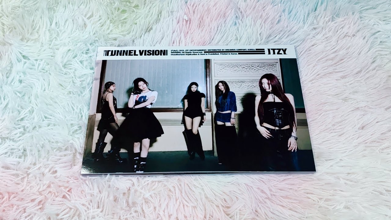 UNBOXING ITZY 11th Mini Album Tunnel Vision (Photobook A ver.)