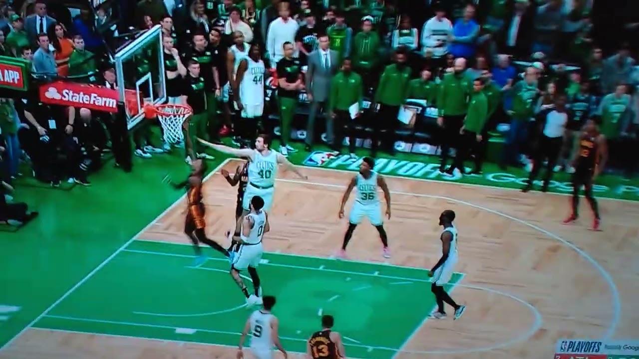 Dejounte Murray with the layup | Hawks vs Celtics