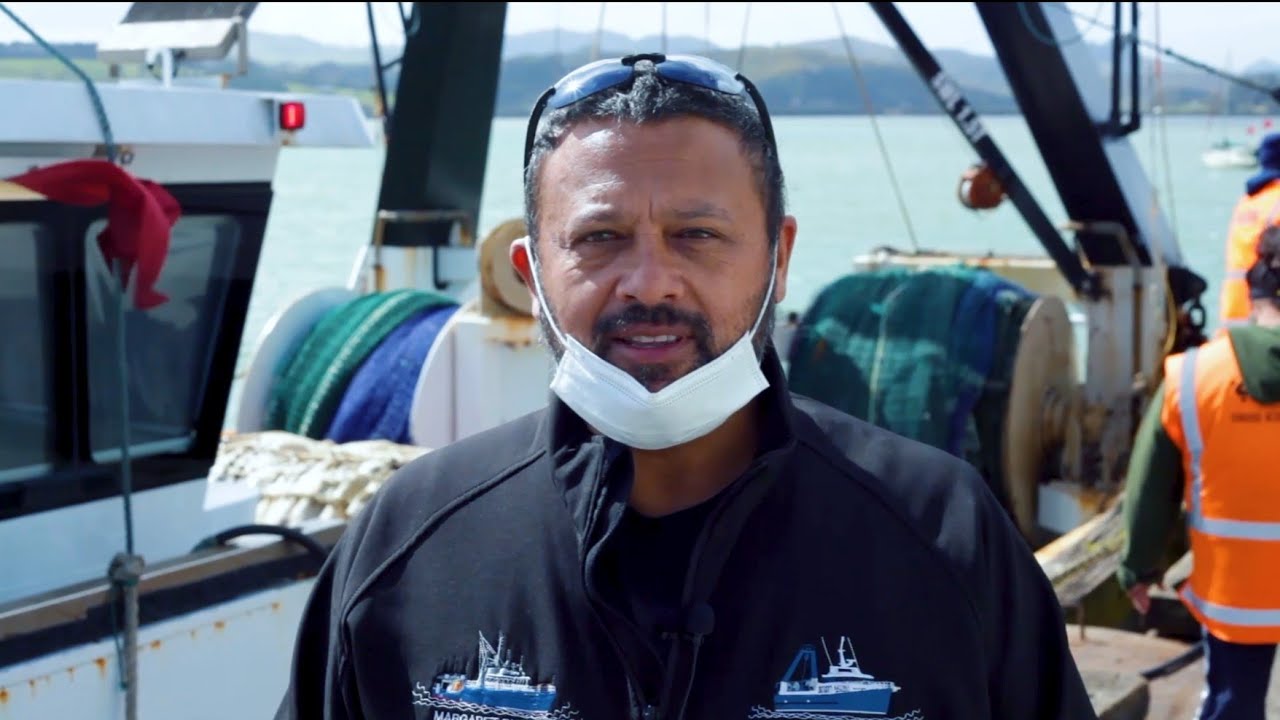 Māori fishing whānau feeding Iwi and community