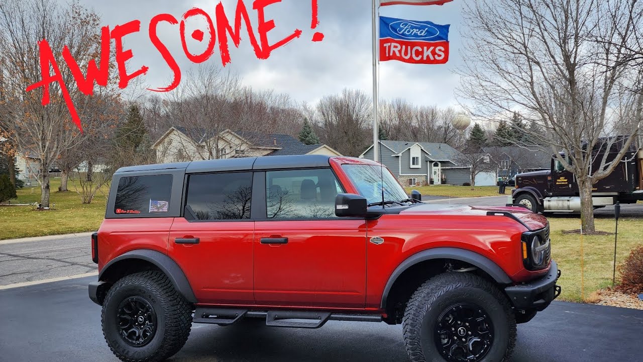 Stem to stern review of the 2023 Ford Bronco Wildtrak.