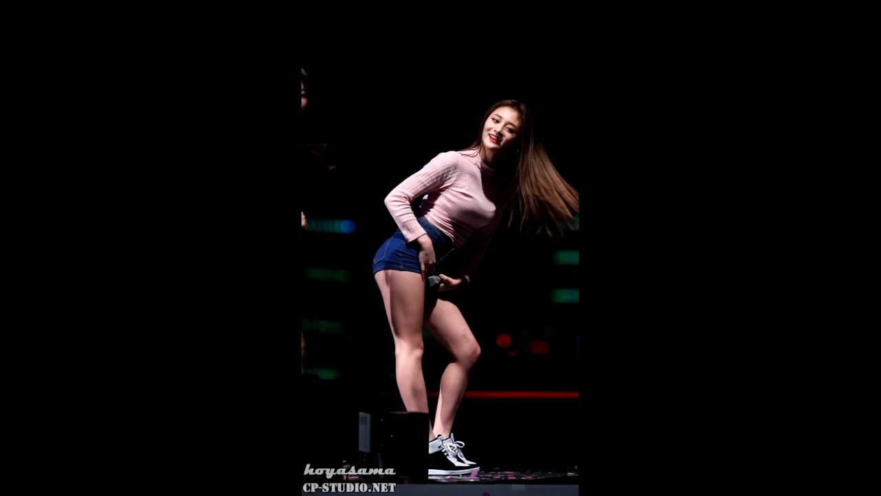 161002 아이오아이(I.O.I) Dream Girls 주결경(Pinky/Zhou Jieqiong) 직캠(fancam) @ 공주 백제 문화제 by hoyasama