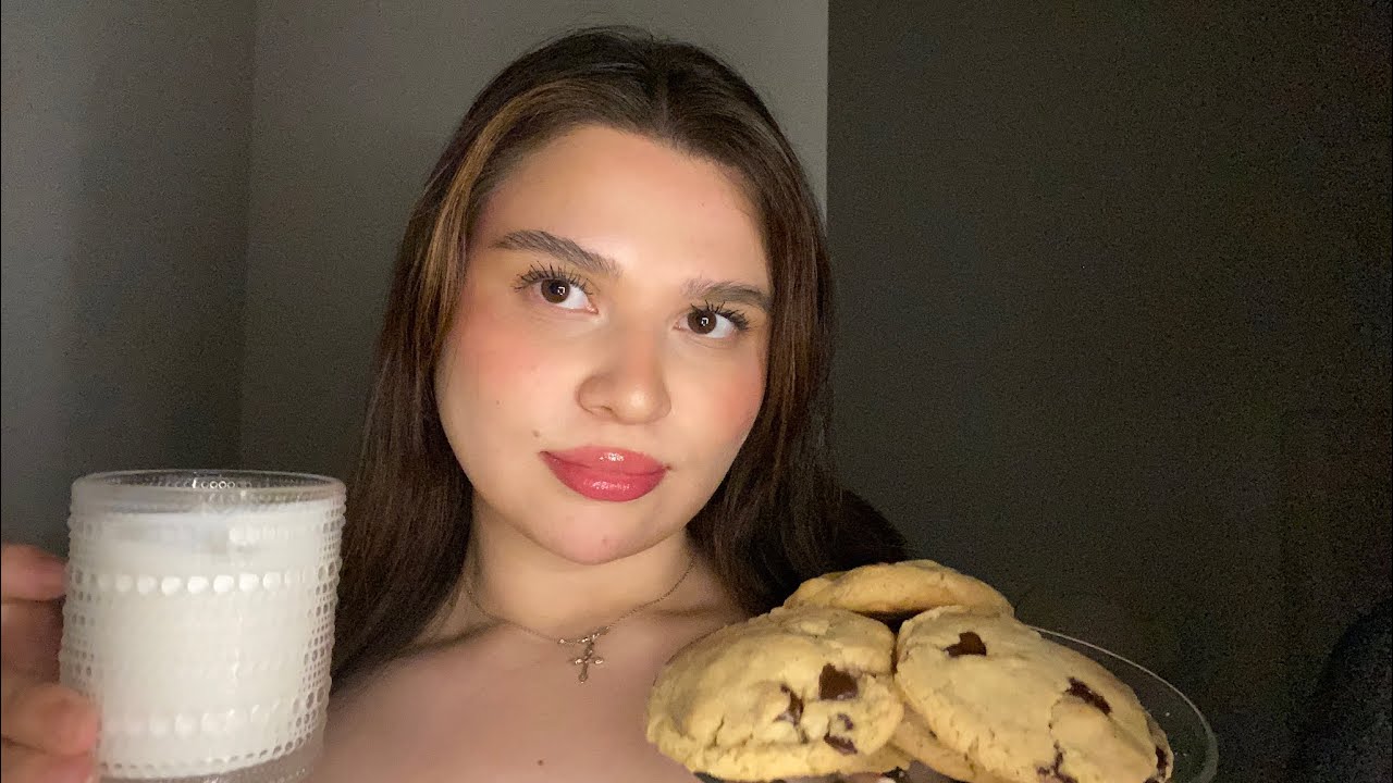 asmr | late night milk & cookies mukbang 🥛🍪