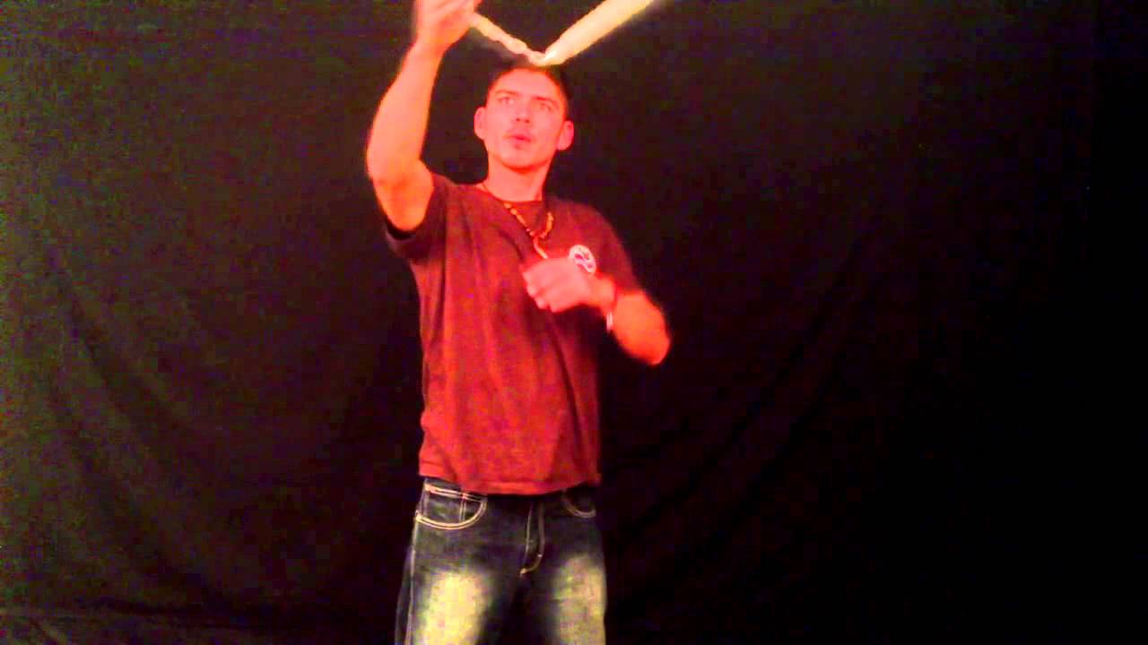 Awesome Nunchucks for Beginners #20: Reverse Figure 8 Wrist Roll!