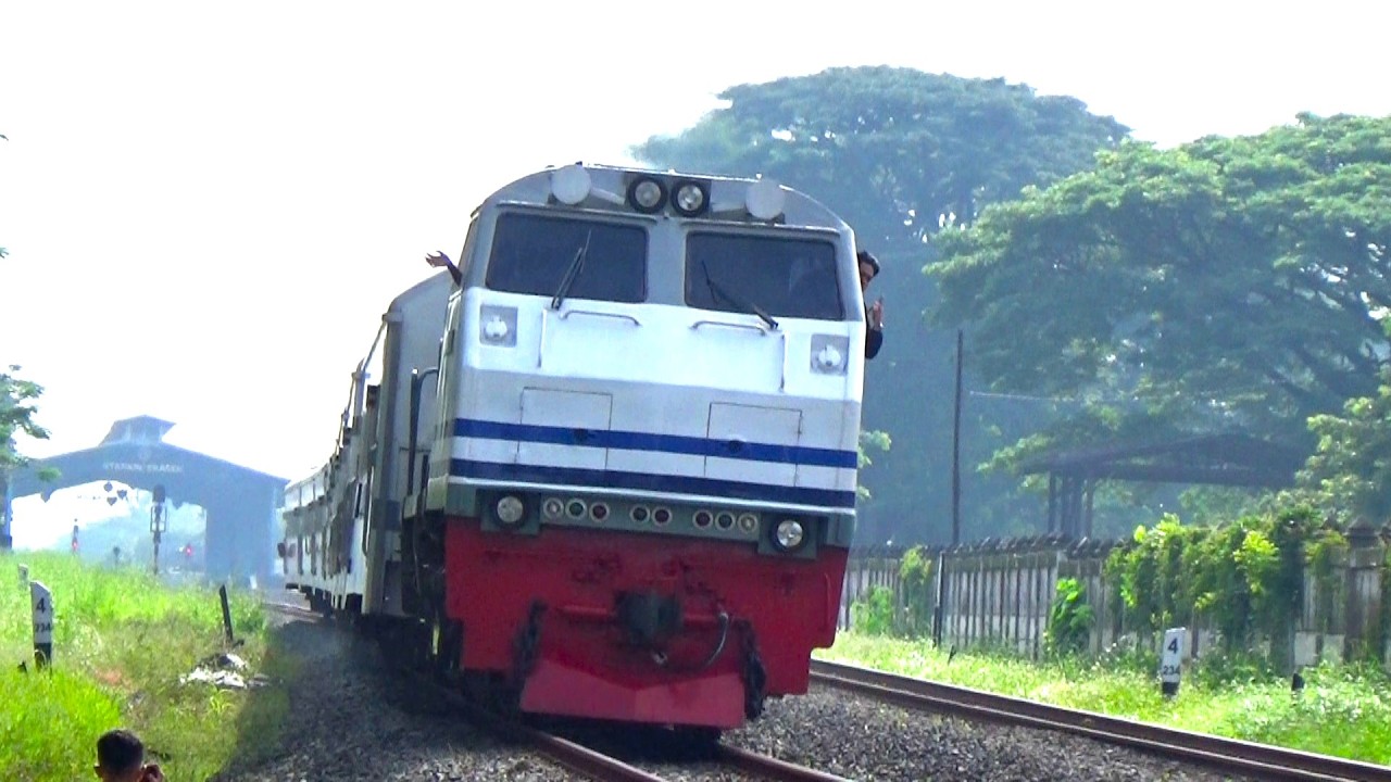 KERETA API PANJANG ‼️ LOKOMOTIF VINTAGE,RnB,WnB| TOP KOMPILASI  MENEMUKAN 8  KERETA API FULL NGEBUT