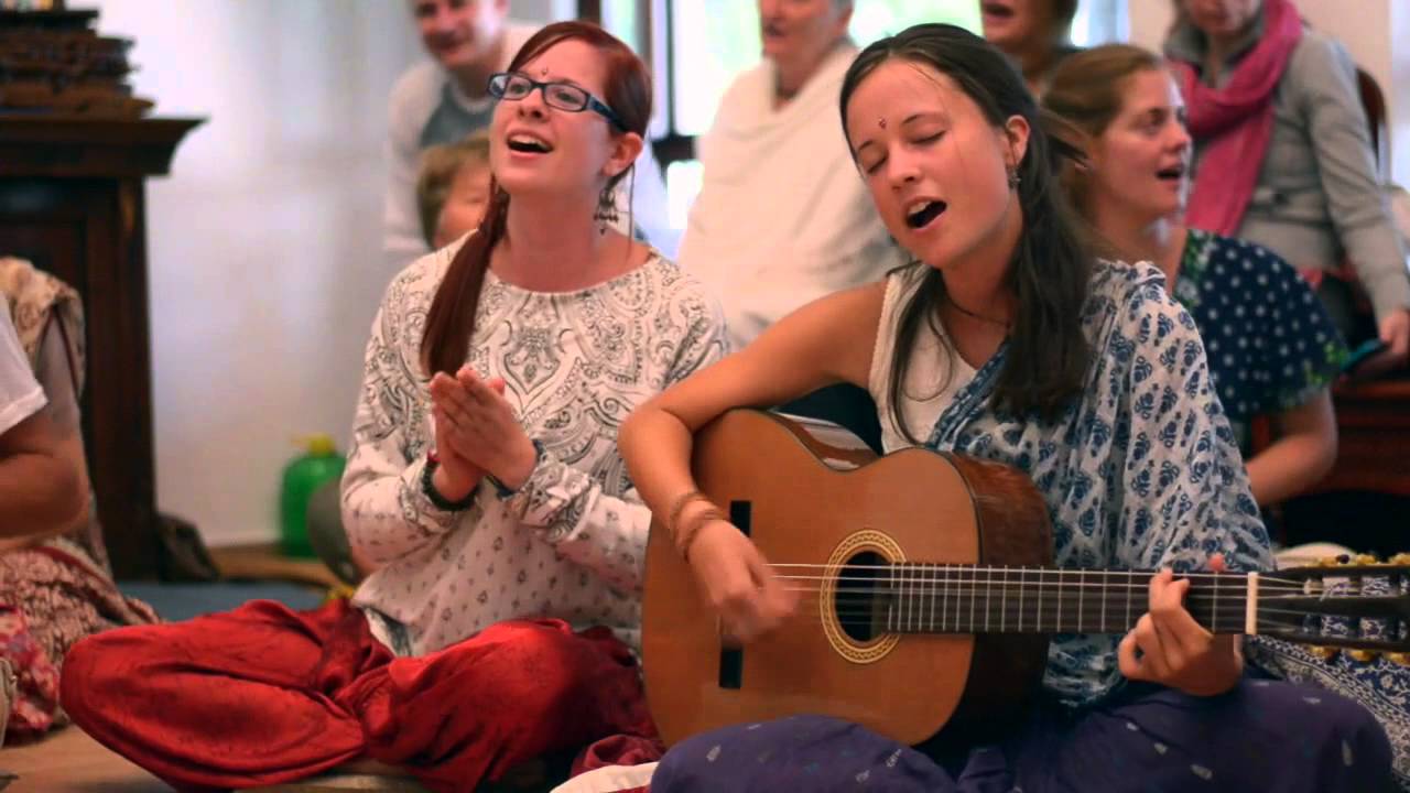Nandafalva Song and Maha Mantra - Nandafalva Girls